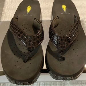 Volatile Women's Brown Flip flops. 2" heel with a 1" platform sole, Size…